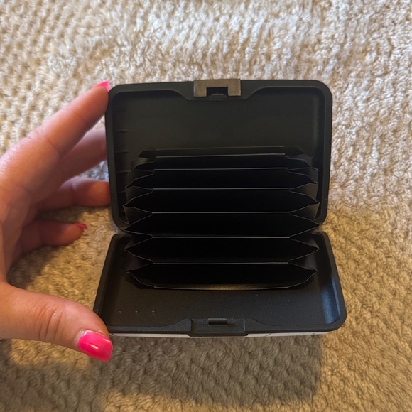 Compact Credit Card Case - Picture 2 of 2